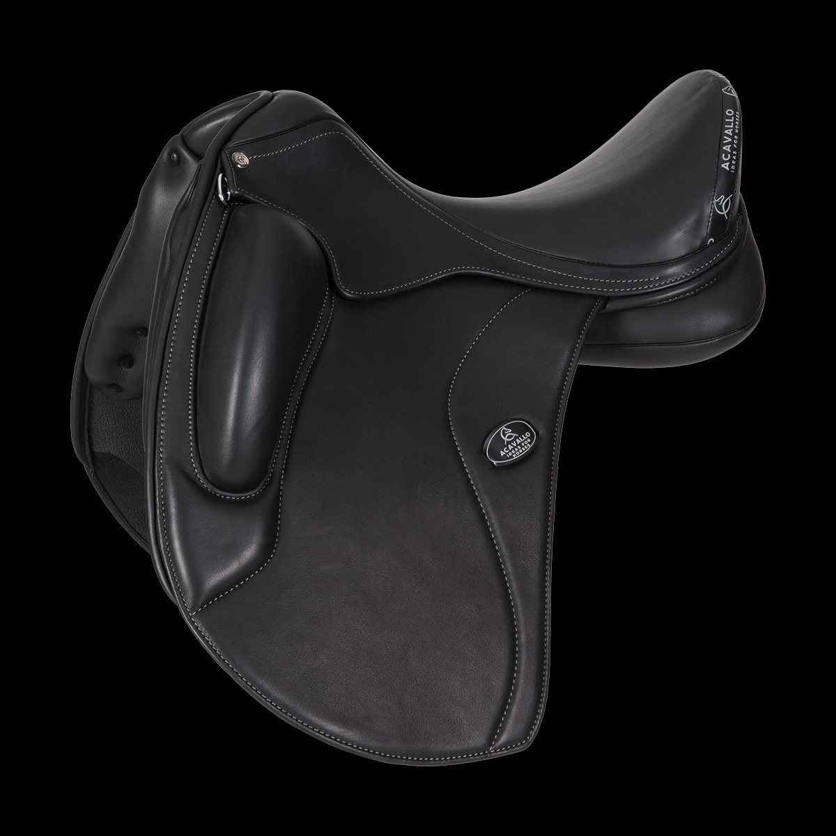 Sattel Leonardo Dressage, Acavallo